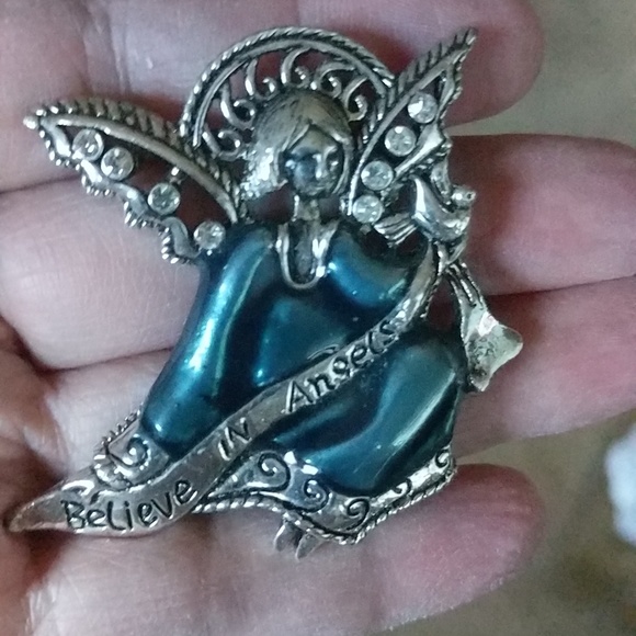 Angel Pin - Picture 2 of 4